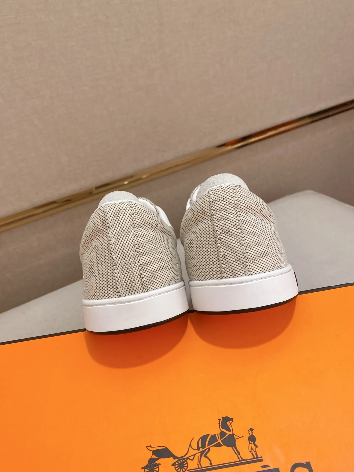 Men's clothing and shoes💰: 442💰《HERMES》【Classic original single version】Hermès; top 🔝purchase agent🔍🔍men's latest 🇺🇸 counter sales simultaneously, imported from Italy original ▲▲cowhide ▲▲ (high-end, nobility, class) ) Exquisite workmanship (Italian 🇮🇹 imported water-dyed 🐂 cowhide lining) sole: original sole provided by the original factory, ⚠️exclusive double-layer activity·TPR·rubber·combined molded outsole; super comfortable·wear-resistant·non-slip·environmental protection The real thing is more beautiful if you take the real thing (high quality, follow the order). You can enter and exit the counter at will * Number of yards: 38-44 (45 can be customized and cannot be returned or exchanged)